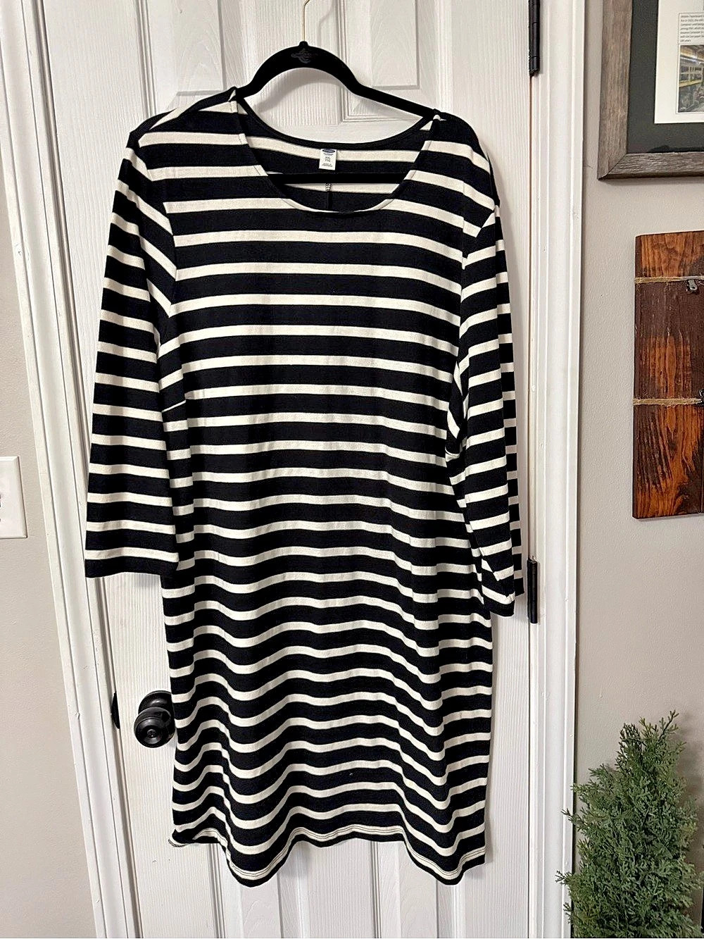 Old Navy Striped Long Sleeve Dress in Black & White Size XXL Like New